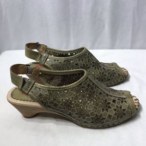 Pikolinos Romana Sage Perforated Leather Sandals